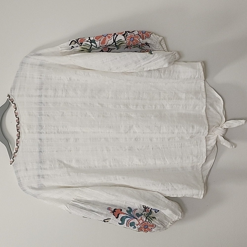 Max Studio peasant embroidered boho blouse ASO Bella Swan Sz Med - Picture 12 of 16